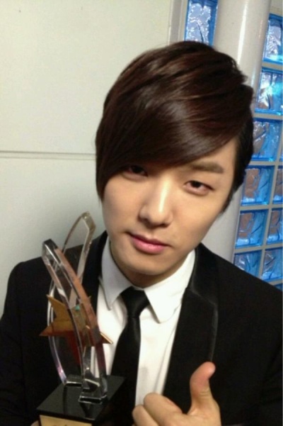 CNBLUE 敏赫 K-drama star 新星獎 推特