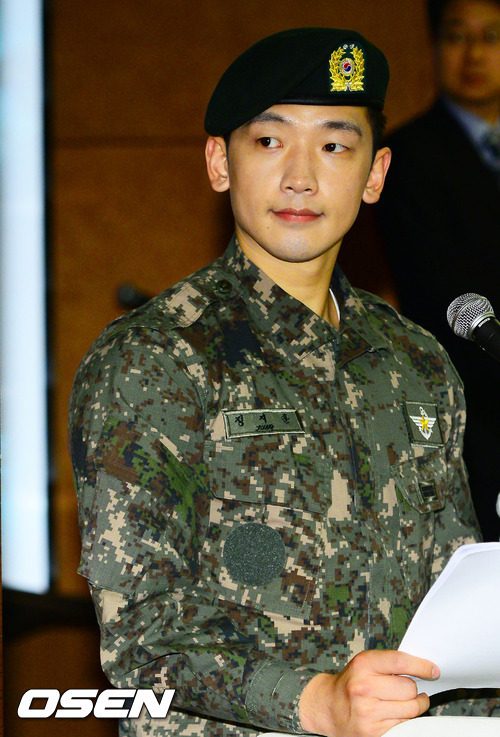 Rain 軍服
