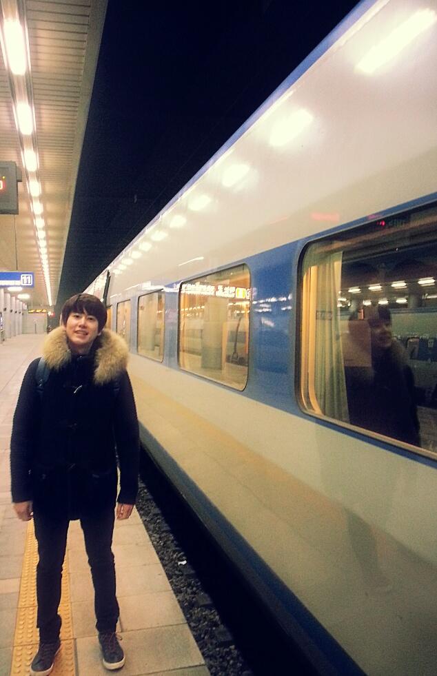 圭賢 搭火車