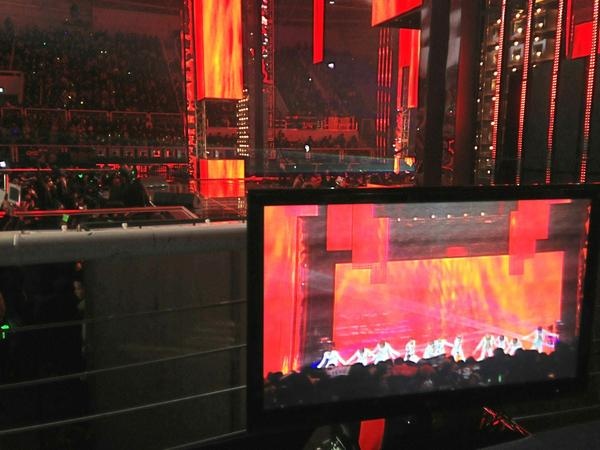 121229 始源看 EXO 121229 始源看 EXO