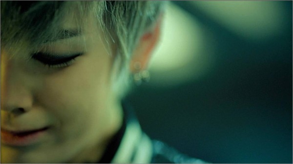 B.A.P ZELO《Sound of Rain》MV 畫面