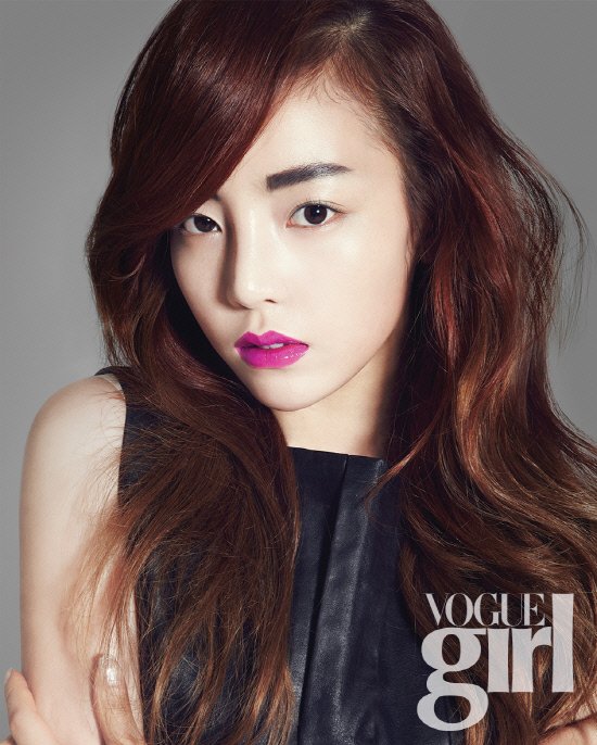 具荷拉 Vogue Girl 三月號
