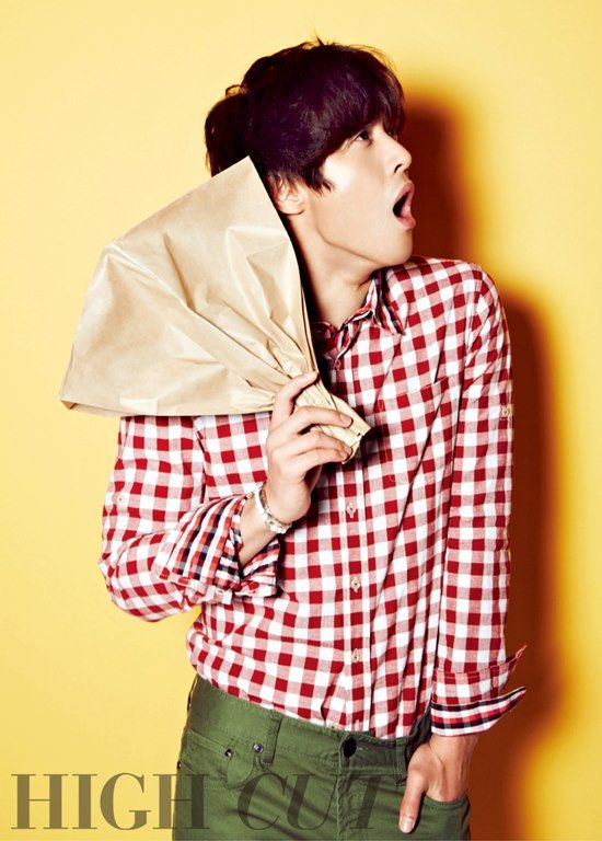 金賢重 (High Cut Vol.96)