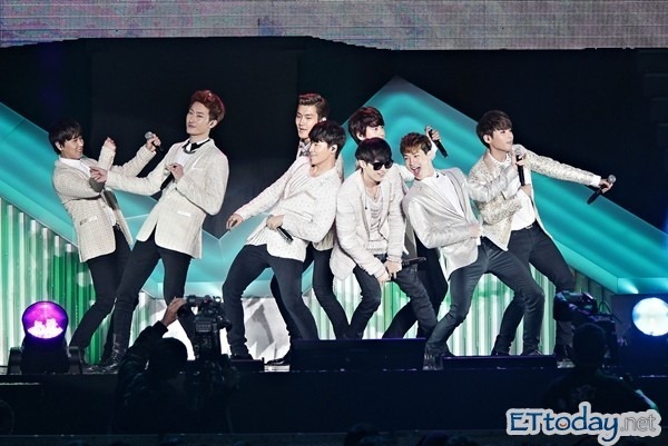 Super Junior M (2/23 FM) Super Junior M (2/23 FM)