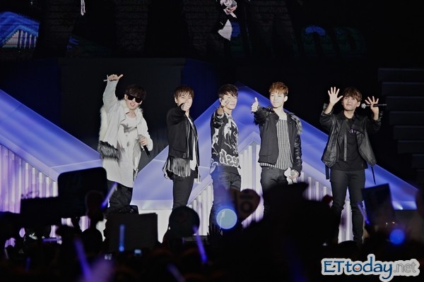 Super Junior M (2/23 FM) Super Junior M (2/23 FM)