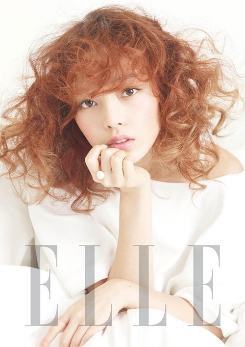 荷拉 ELLE 