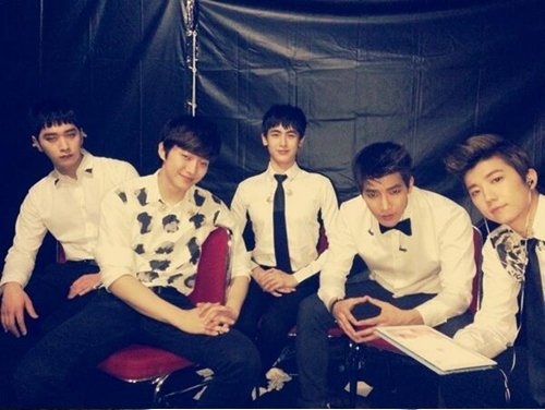 2PM (少了澤演)