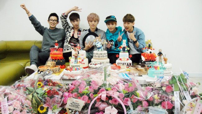 鹿晗、Chan Yeol、Lay、Xiu Min、伯賢