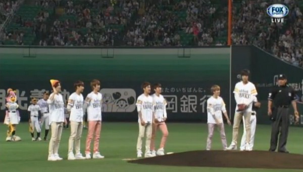 INFINITE 替日本棒球開球 INFINITE 替日本棒球開球