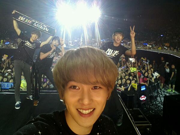CNBLUE 香港演唱會自拍 CNBLUE 香港演唱會自拍