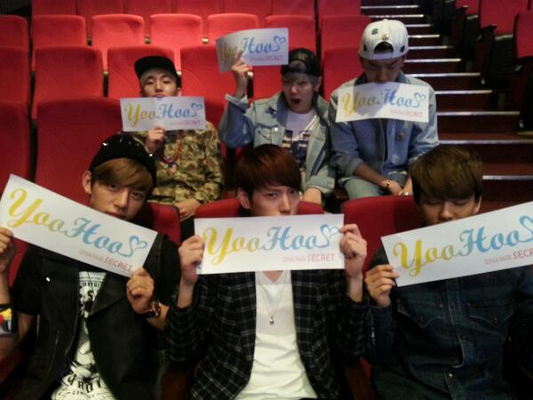B.A.P 觀賞 Secret 回歸舞台