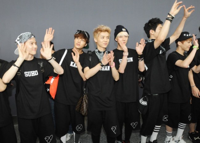 happy 4 kpop EXO