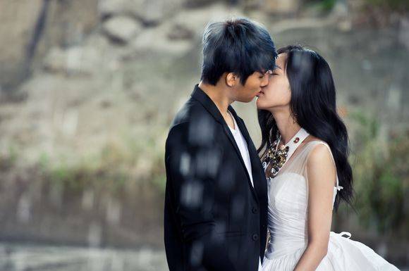 大聲 "I Love You" 吻戲