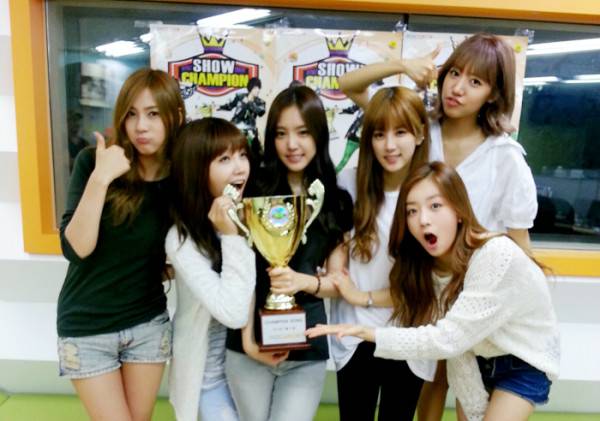 A Pink "Show Champion" 一位認證照 