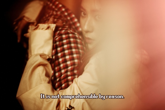 f(x) "Pink Tape" 概念照