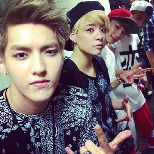 Amber、Kris、Chen、伯賢