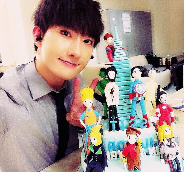 周覓與 Super Junior 造型蛋糕