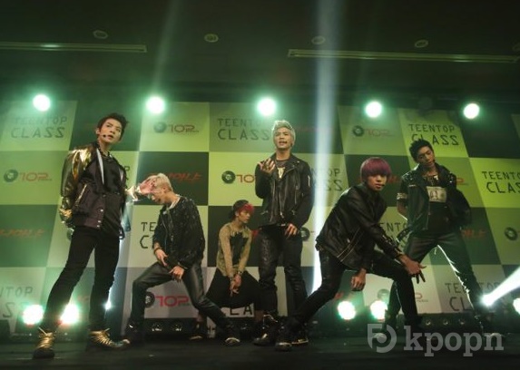TEEN TOP "Rocking" 演出