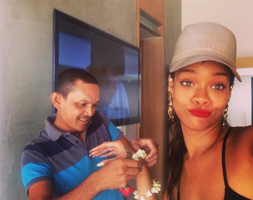 Rihanna (蕾哈娜) Rihanna (蕾哈娜)