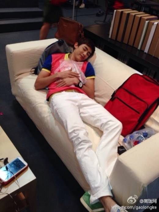Nichkhun 睡姿