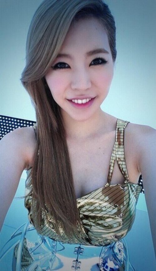 Sunny 長髮自拍