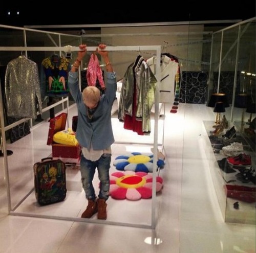 G-Dragon《Who You》MV 花絮照 G-Dragon《Who You》MV 花絮照