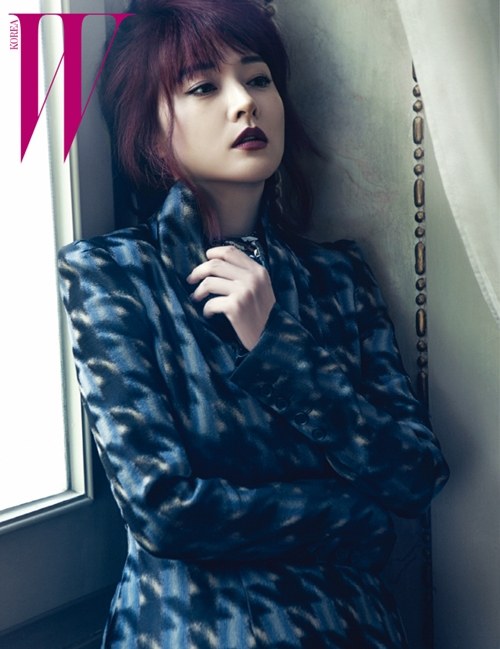 李英愛 W Korea 11月