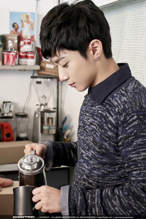 BaRam "Standing Alone" 概念照
