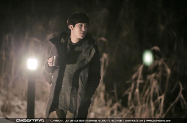 SungHak "Standing Alone" 概念照