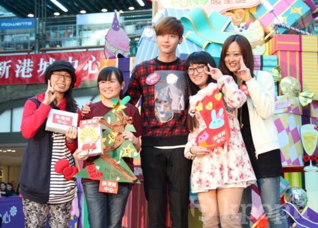 李鍾碩香港新港城中心商場耶誕點燈活動 (Kpopn) 李鍾碩香港新港城中心商場耶誕點燈活動 (Kpopn)