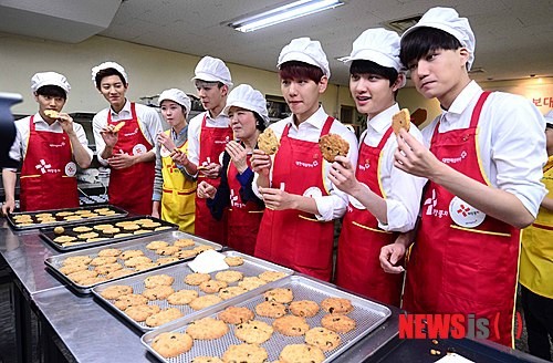 EXO-K 愛心烘焙活動 EXO-K 愛心烘焙活動