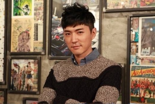 《偶像之戰》(Idol Battle) 主持人 Danny Ahn 《偶像之戰》(Idol Battle) 主持人 Danny Ahn