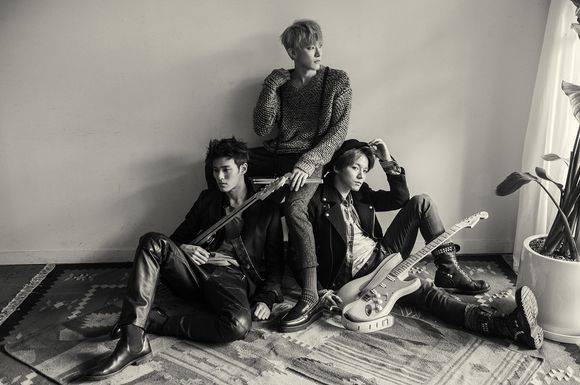 Royal Pirates "Drawing the Line" 概念照