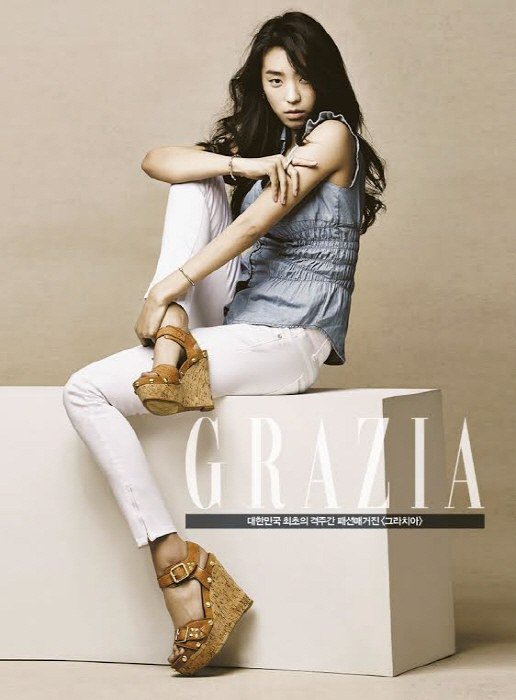 寶拉《GRAZIA》4月