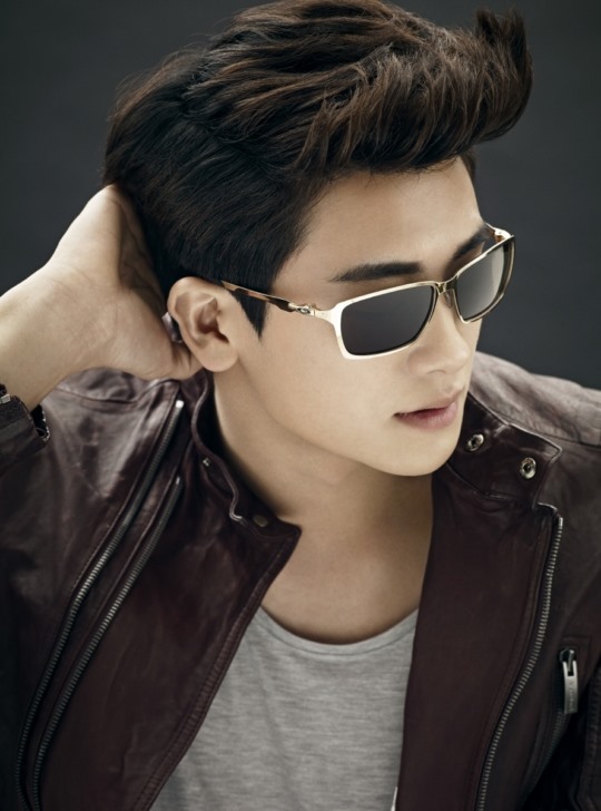 炯植 Oakley 畫報 炯植 Oakley 畫報