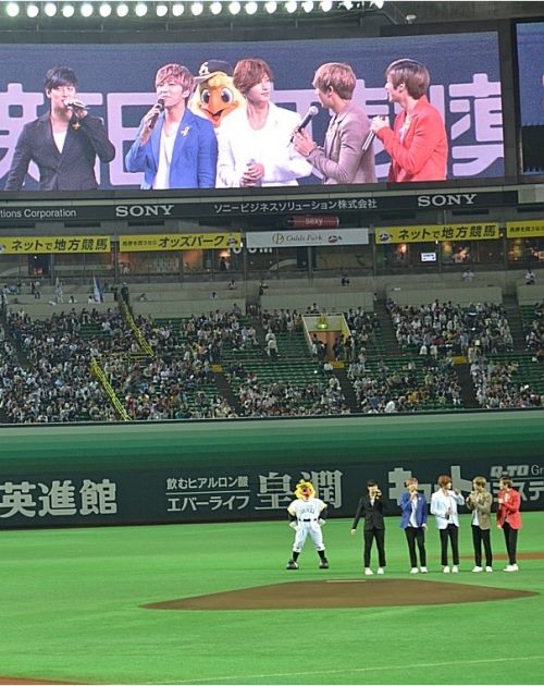 U-Kiss 日本繫黃絲帶 U-Kiss 日本繫黃絲帶