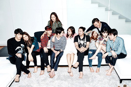 《Roommate》團體照