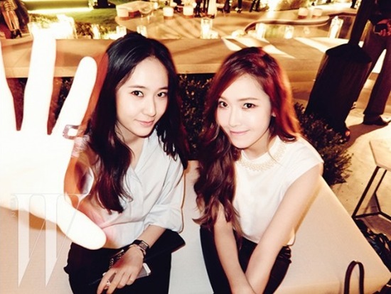 Jessica、Krystal：W Korea