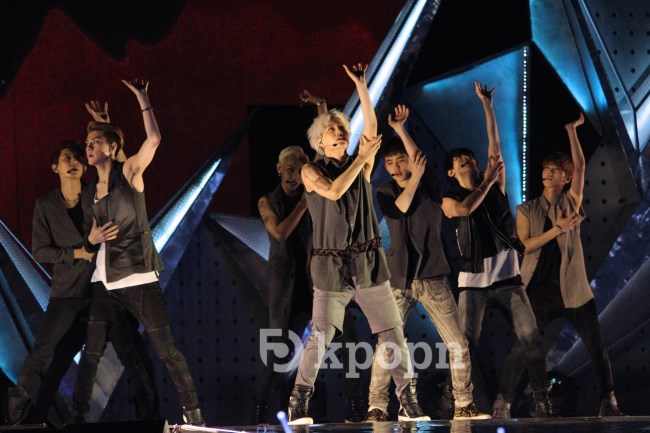 EXO 香港演唱會 (Kpopn) EXO 香港演唱會 (Kpopn)