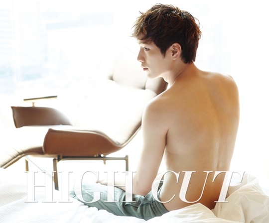 徐康俊 High Cut 畫報 (2014.07) 徐康俊 High Cut 畫報 (2014.07)