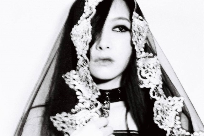 Victoria 《Red Light》 回歸概念照