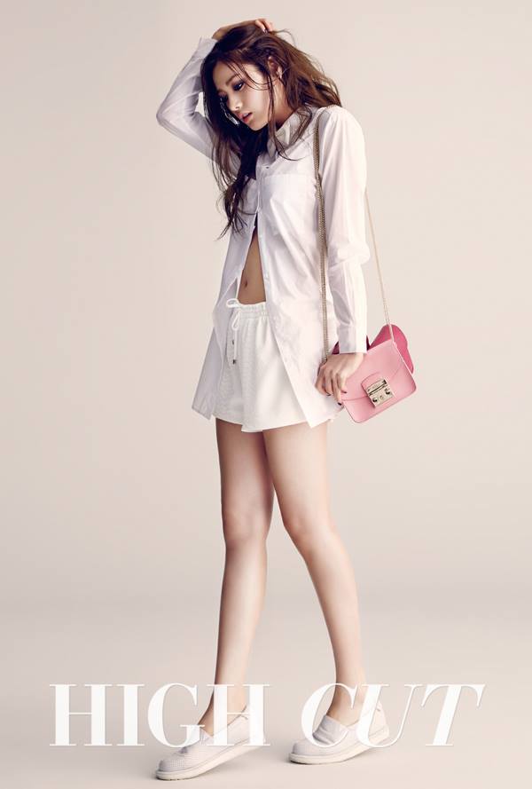 NaNa HIGH CUT