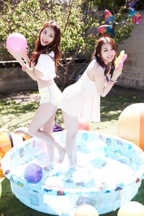 珉娥、Yura (回歸概念照) 珉娥、Yura (回歸概念照)