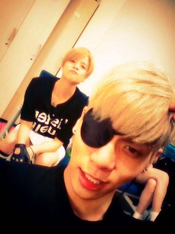 鐘鉉、Amber