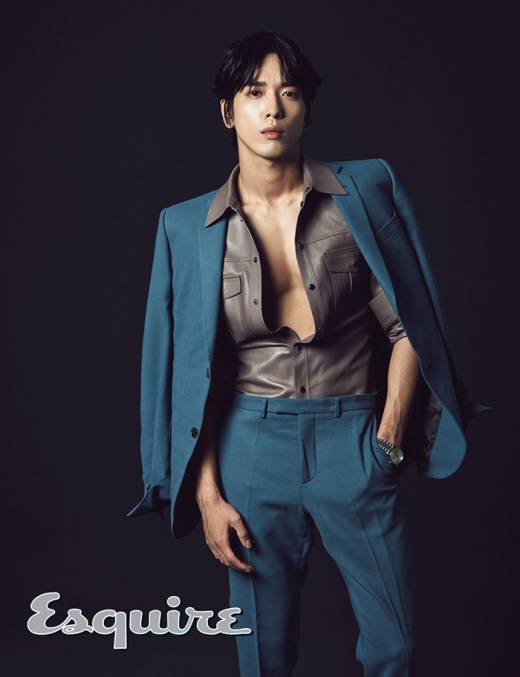 容和 Esquire 畫報 (2014.08) 容和 Esquire 畫報 (2014.08)