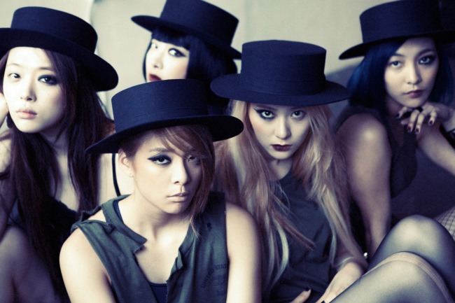 f(x) 《Red Light》團體概念照 2 f(x) 《Red Light》團體概念照 2