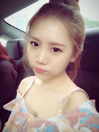 Song Ha Ye (宋荷藝) 