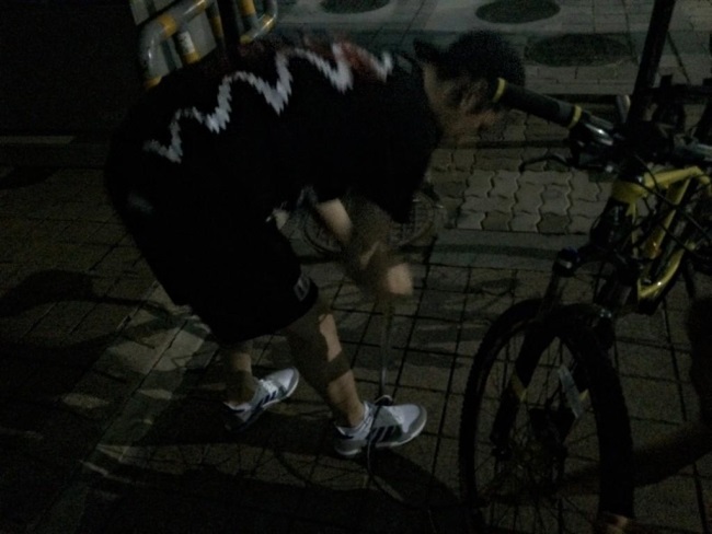 昇昊為 Mir 腳踏車打氣 昇昊為 Mir 腳踏車打氣