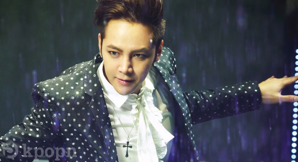 張根碩 "Raining on the Dance Floor"