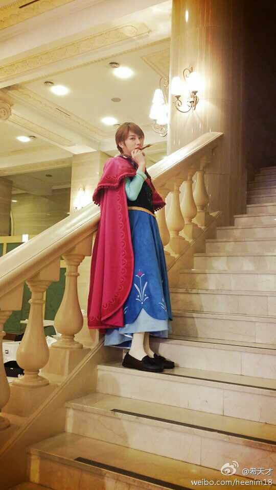 希澈變身 Anna